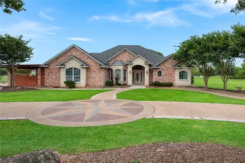 3208 Stampede Dr, Bryan, TX 77808