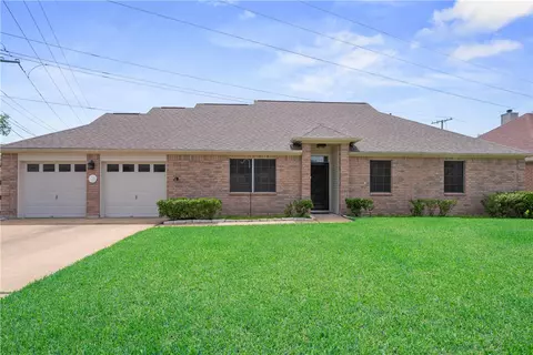 3005 Broadmoor Dr, Bryan, TX 77802