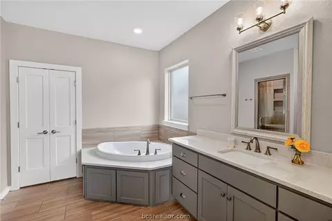 Bath - 2902 Spector Dr, Bryan, TX 77808 photo 1 of 9