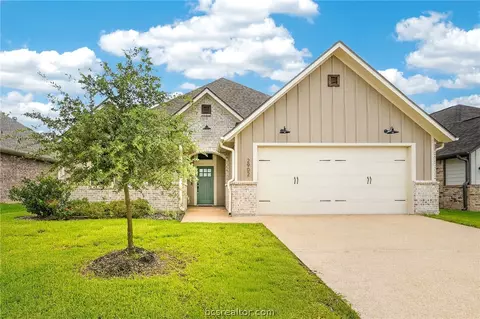 2902 Spector Dr, Bryan, TX 77808