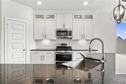 Kitchen - 4110 Snapdragon Ln, Bryan, TX 77845 photo 6 of 6