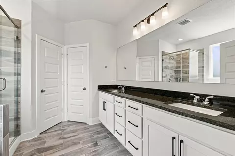 Bath - 4110 Snapdragon Ln, Bryan, TX 77845 photo 3 of 5