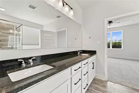 Bath - 4110 Snapdragon Ln, Bryan, TX 77845 photo 4 of 5