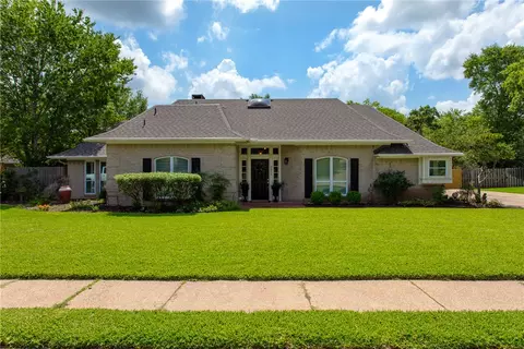 8615 Rosewood Dr, College Station, TX 77845
