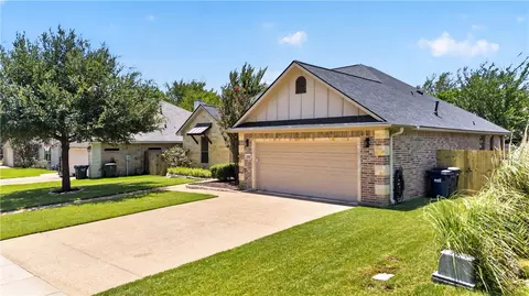 Exterior - 2909 Agee Ct, Bryan, TX 77808 photo 7 of 7