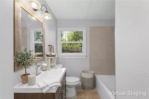 Bath - 401 Dunn St, Bryan, TX 77801 photo 1 of 2