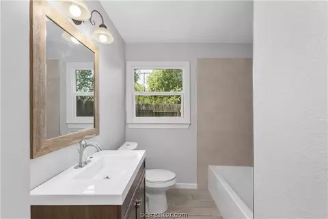 Bath - 401 Dunn St, Bryan, TX 77801 photo 2 of 2