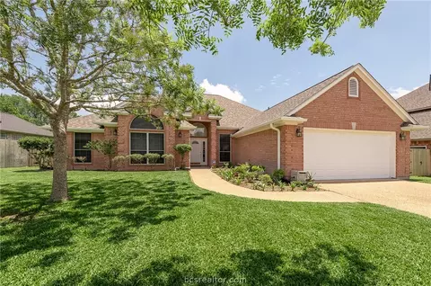 4607 Park Hollow Cir, Bryan, TX 77802