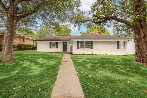 2411 Airline Dr, Brenham, TX 77833