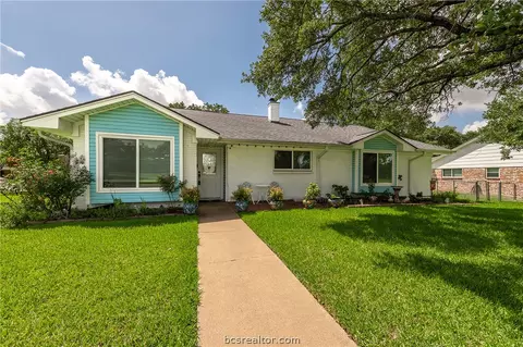 3801 Oak Hill Dr, Bryan, TX 77802