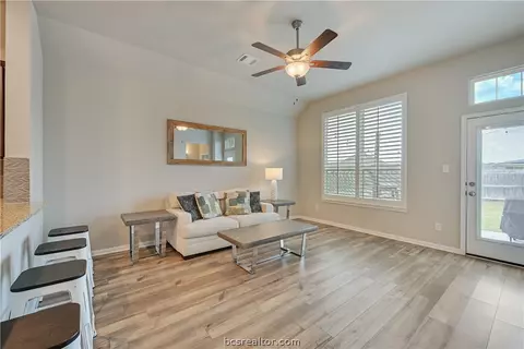 2011 Kathryn Dr, Bryan, TX 77807
