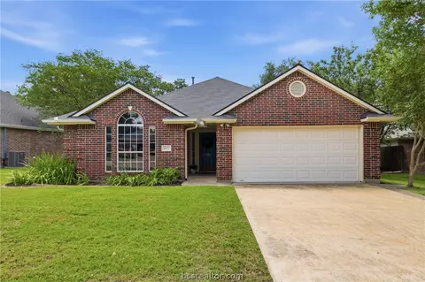 1707 Beaver Pond Ct, Bryan, TX 77807