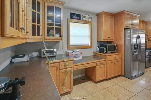 Kitchen - 305 Brookside Dr W, Bryan, TX 77801 photo 6 of 6