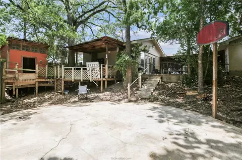 Exterior - 305 Brookside Dr W, Bryan, TX 77801 photo 9 of 10