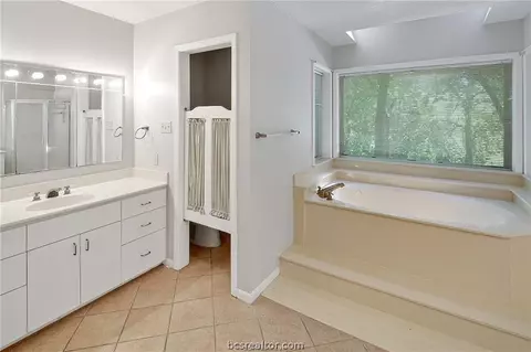Bath - 305 Brookside Dr W, Bryan, TX 77801 photo 1 of 6