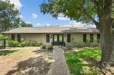 2504 Broadmoor Dr, Bryan, TX 77802