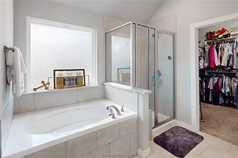 Bath - 3404 Alsace Ct, Bryan, TX 77808 photo 4 of 5