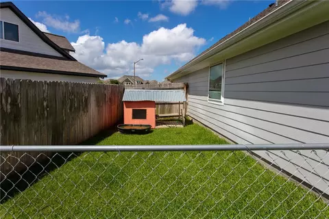 Exterior - 3404 Alsace Ct, Bryan, TX 77808 photo 9 of 10