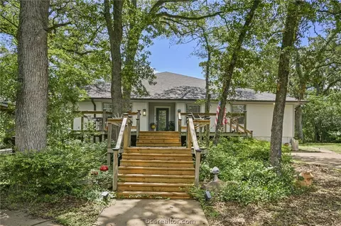 1209 Deer Crossing Ct, Bryan, TX 77807