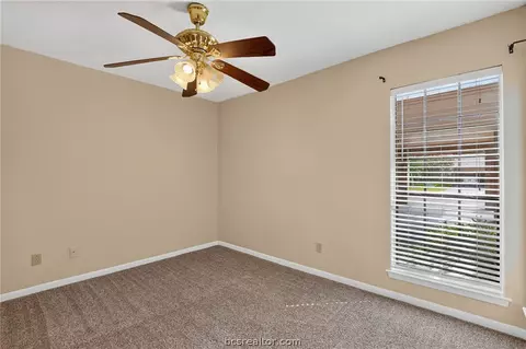 Bedroom - 2822 Oakside Dr, Bryan, TX 77802 photo 6 of 9