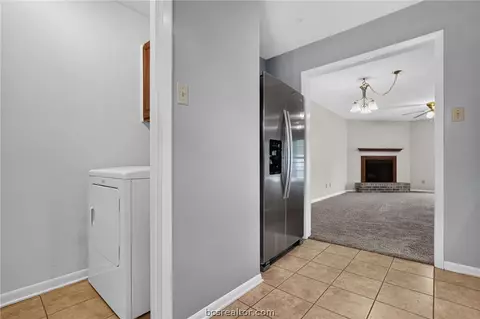 Entry Way - 2822 Oakside Dr, Bryan, TX 77802 photo 2 of 2