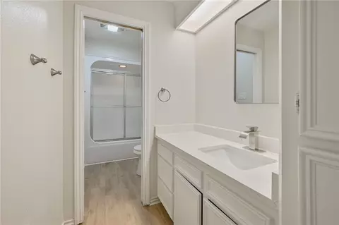 Bath - 2711 Pinehurst Cir, Bryan, TX 77802 photo 5 of 5
