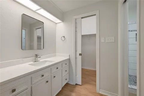 Bath - 2711 Pinehurst Cir, Bryan, TX 77802 photo 2 of 5