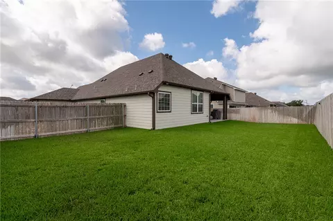 Exterior - 2078 Viva Rd, Bryan, TX 77807 photo 3 of 6