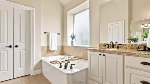 Bath - 2938 Ambrose Dr, Bryan, TX 77808 photo 2 of 5