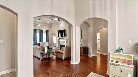 Entry Way - 2938 Ambrose Dr, Bryan, TX 77808 photo 2 of 2