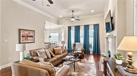 2938 Ambrose Dr, Bryan, TX 77808