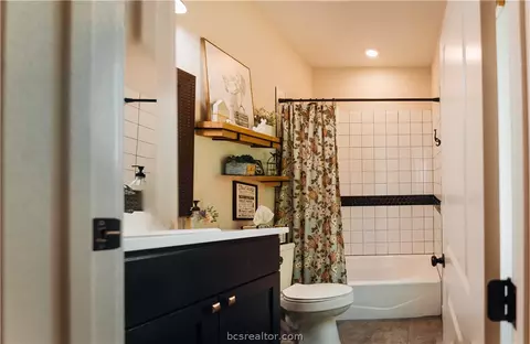 Bath - 5036 Glory Rd, Bryan, TX 77808 photo 6 of 7
