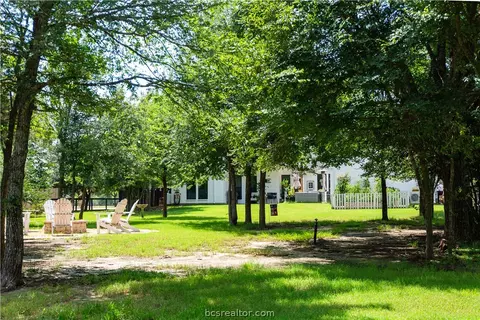Exterior - 5036 Glory Rd, Bryan, TX 77808 photo 6 of 9