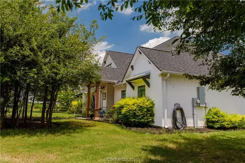 Exterior - 5036 Glory Rd, Bryan, TX 77808 photo 2 of 9