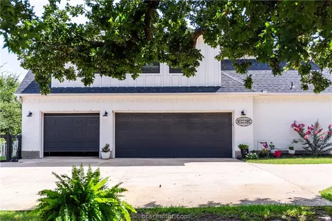 Exterior - 5036 Glory Rd, Bryan, TX 77808 photo 3 of 9