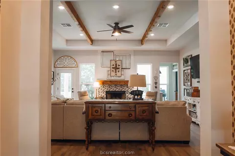 Entry Way - 5036 Glory Rd, Bryan, TX 77808 photo 2 of 7