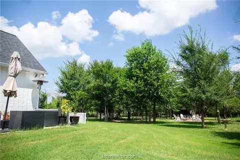 Exterior - 5036 Glory Rd, Bryan, TX 77808 photo 5 of 9