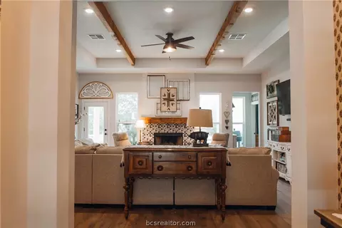 Entry Way - 5036 Glory Rd, Bryan, TX 77808 photo 2 of 7