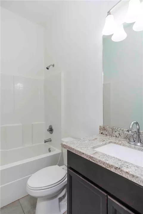 Bath - 811 Dansby St, Bryan, TX 77803 photo 4 of 4