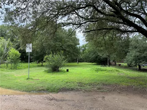 25032504 Emerald Dr, Bryan, TX 77803