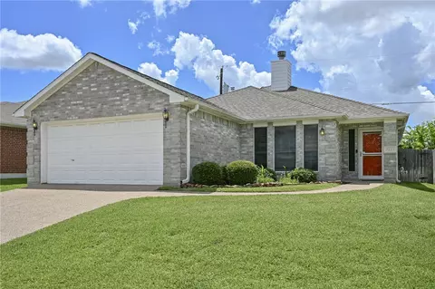 2637 Trophy Dr, Bryan, TX 77802