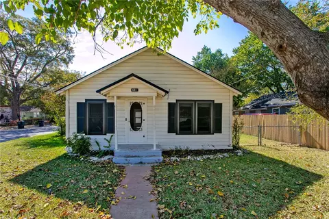 601 W Mustang St, Caldwell, TX 77836