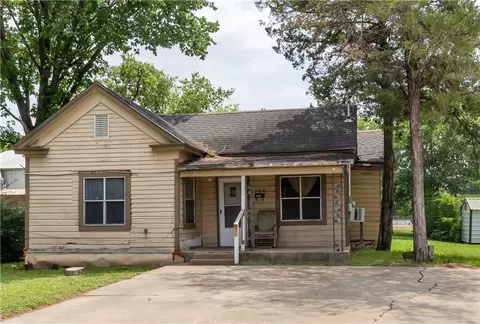 905 N Parker Ave, Bryan, TX 77803