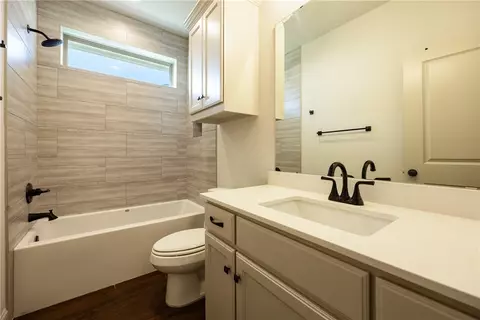 Bath - 3505 Chantilly Path, Bryan, TX 77808 photo 1 of 2