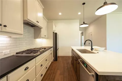 Kitchen - 3505 Chantilly Path, Bryan, TX 77808 photo 5 of 5