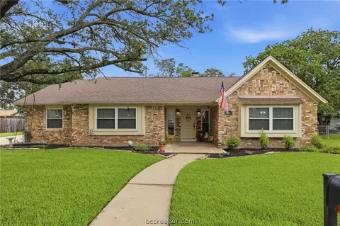 2507 Willow Bend Dr, Bryan, TX 77802