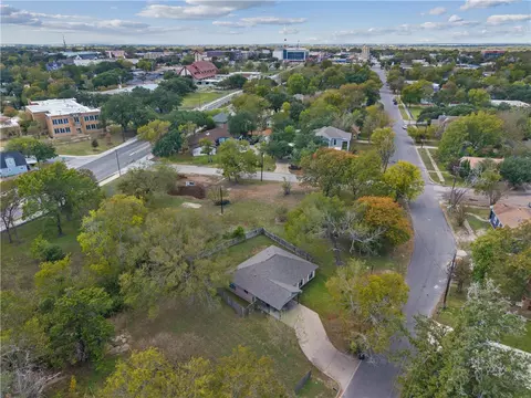 View/Area - 1003 E 24th St, Bryan, TX 77803 photo 2 of 4