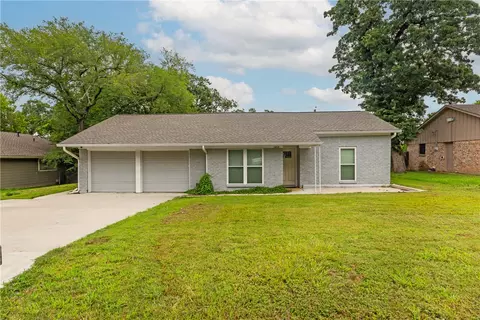 1213 Berkeley St, College Station, TX 77840