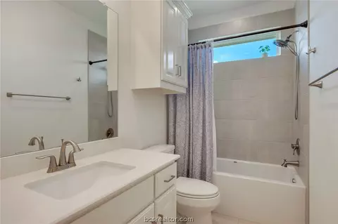 Bath - 3500 Abingdon Cove Cv, Bryan, TX 77808 photo 3 of 3