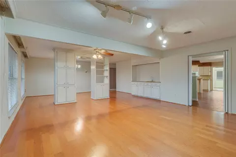 Living - 2606 Melba Cir, Bryan, TX 77802 photo 2 of 8